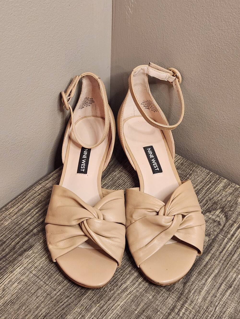 Nine West Beige Knot Front Ankle Strap Sandals Size 5.5